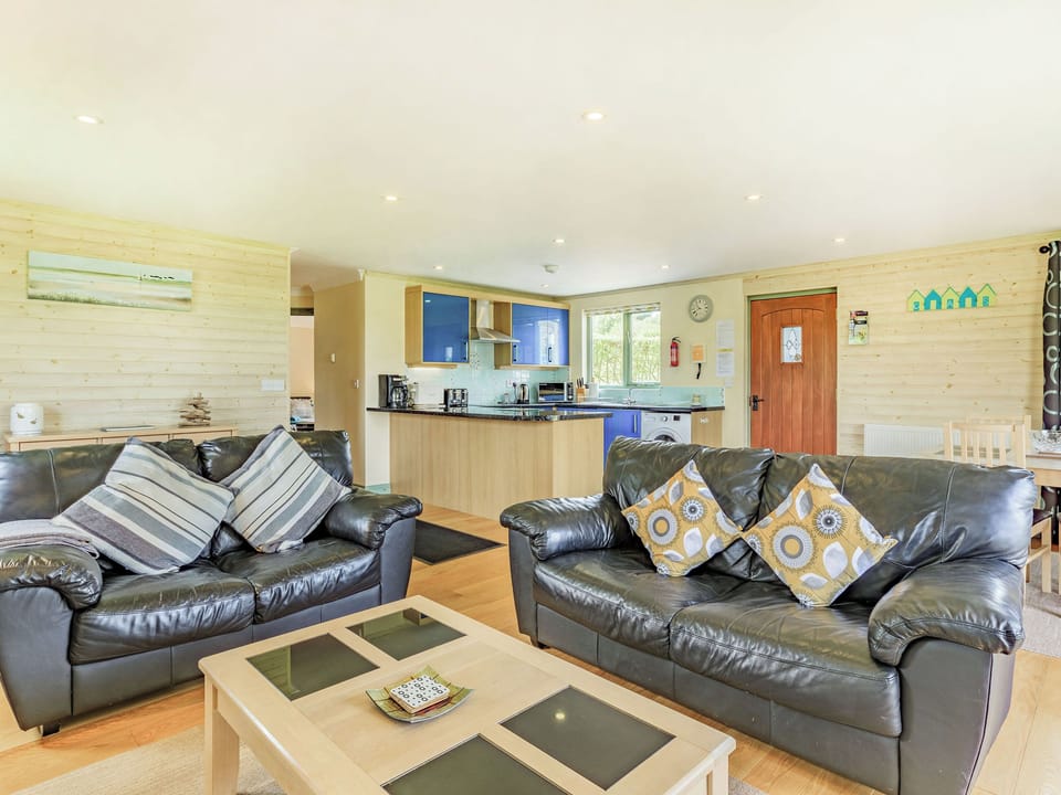 Open plan living space | Bluebell Lodge - Higher Shorston Lakes and Lodges, Holsworthy, near Bude