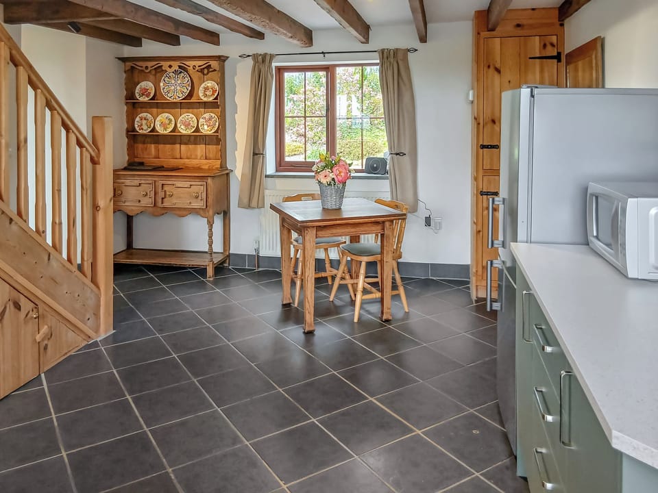 Farmhouse kitchen style dining area | Beckaveans Stable - Beckaveans, Jacobstow, near Bude