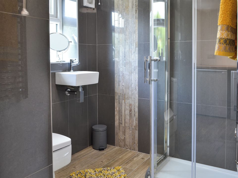 Shower room | Ty Bobbet, Penysarn