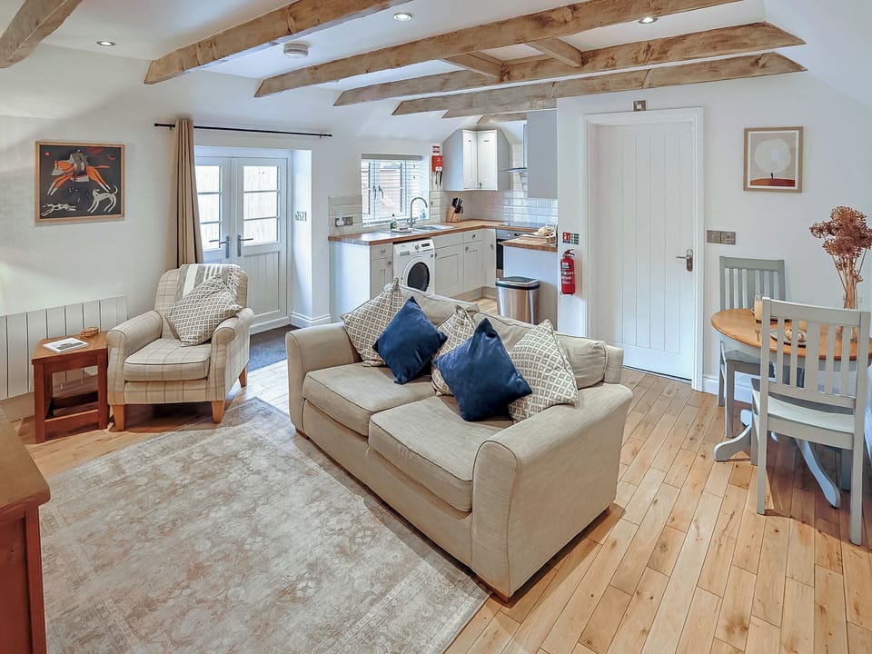 Light and airy open plan living/dining/kitchen | Bluebell Cottage, Over Stowey, near Taunton