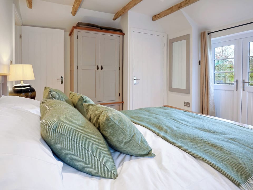 Egyptian cotton sheets and ample storage for long breaks | Bluebell Cottage, Over Stowey, near Taunton
