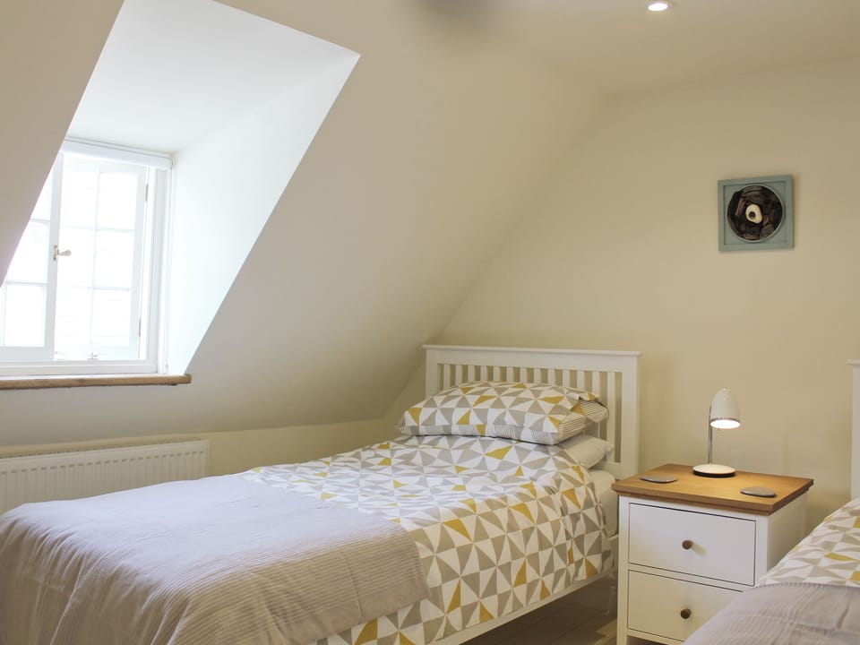 Modern comfortable twin bedroom | Anchor Cottage, Deal