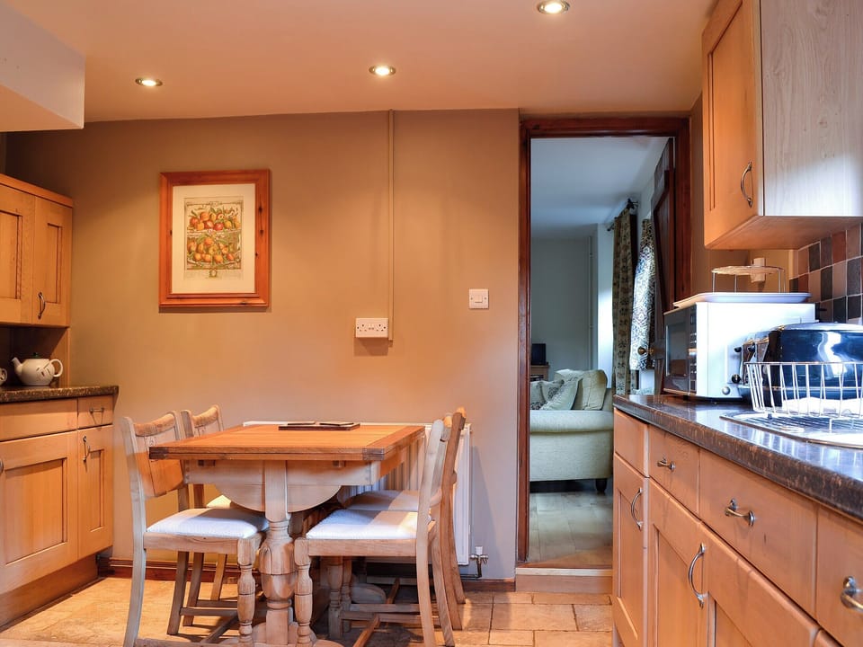 Great kitchen diner with cottage style dining area | The Cot, Bussage, near Cirencester