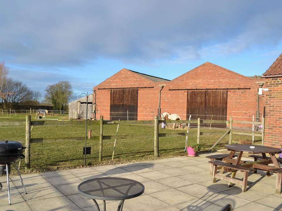 Garden and grounds | Ivy Grange Cottage, Wistow, near Selby