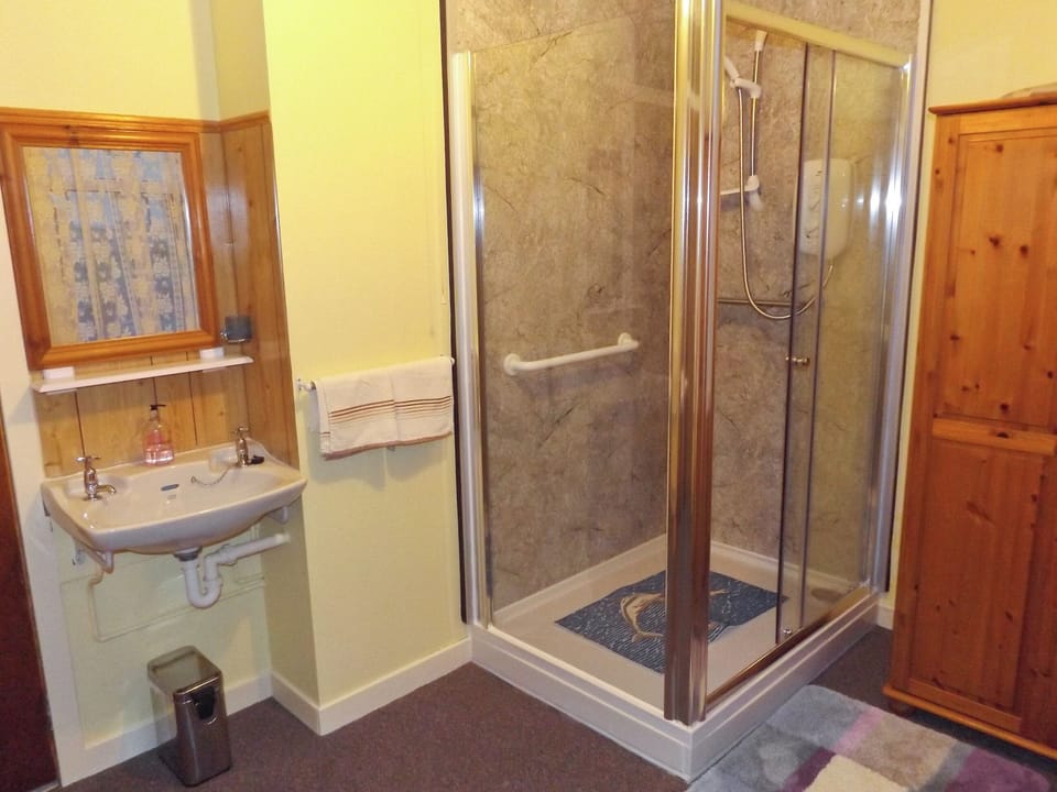 Shower room | Gladstone Cottage, Castletown, nr. Thurso