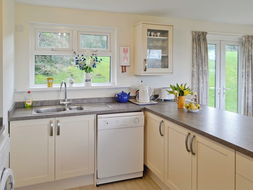 Kitchen/diner | Tregunna Cottage, Edmonton, nr. Wadebridge