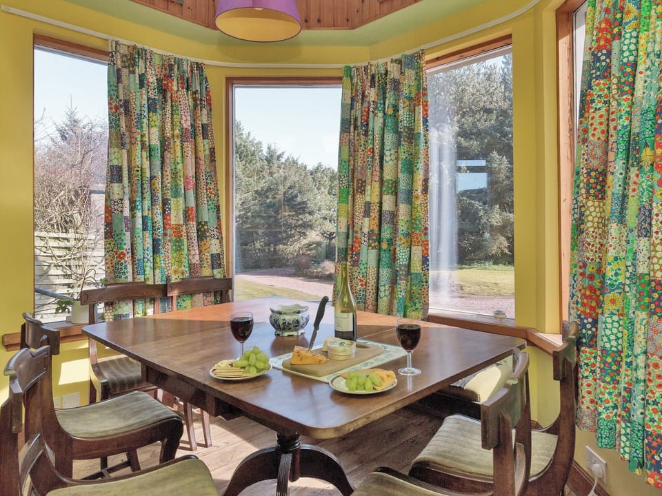 Dining area | Bentfield, Prestwick
