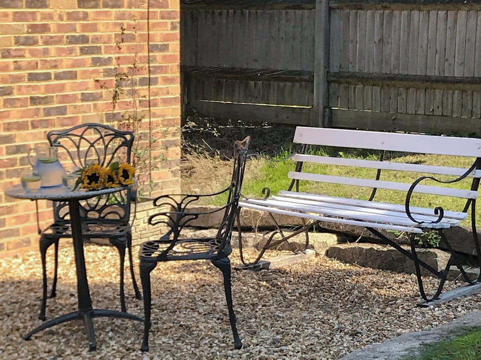 Sitting-out-area | Reeds Farmhouse, Farnham