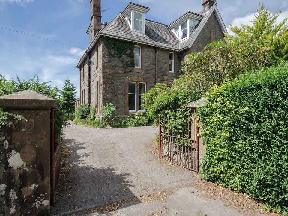 Entrance | Albion House, Castle Douglas