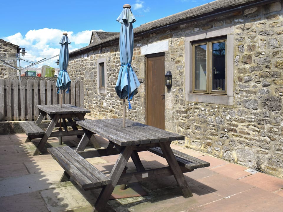 Enclosed sitting out area | Grisedale Coach House, Threshfield, near Grassington