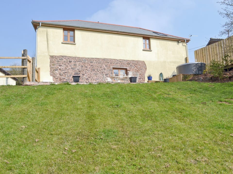Exterior and large garden | The Granary, Lurley, near Tiverton 