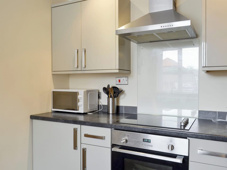 Fully fitted kitchen | Mews Cottage, Bridlington