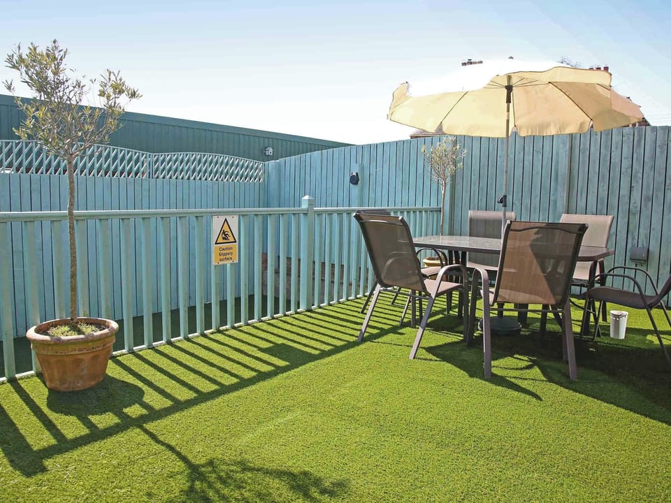 Sitting-out-area | The Old Barn - Corporation Farm Cottages, Tickton, near Beverley