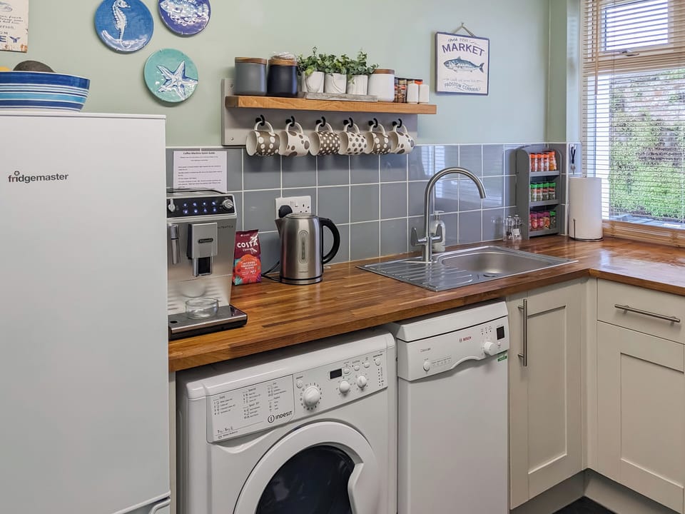 Kitchen | SeascapeSt Catherine&rsquo;s Court, Fowey
