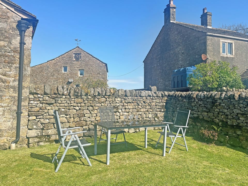 Garden | Harrop Fold CottagesBradley House, Harrop Fold, near Clitheroe