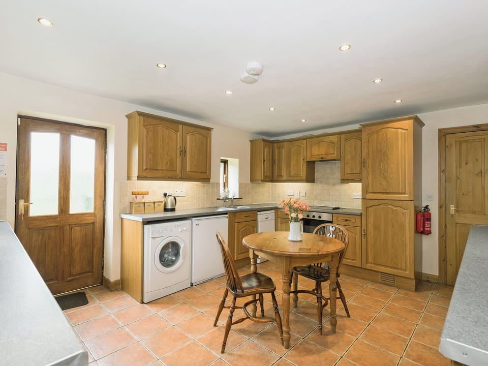 Well equipped kitchen | Dipper Fold, Hebden, near Skipton