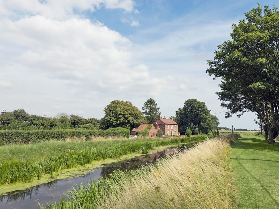 Wonderful surrounding area | Church View - Riverside Barns, Wainfleet St. Mary, near Skegness