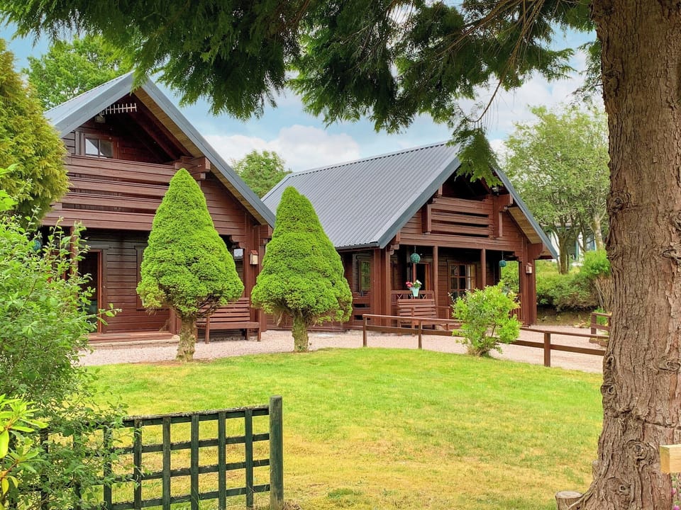 Exterior | Dontra Log Chalet 2 - Dontra Log Chalets, Banavie, near Fort William