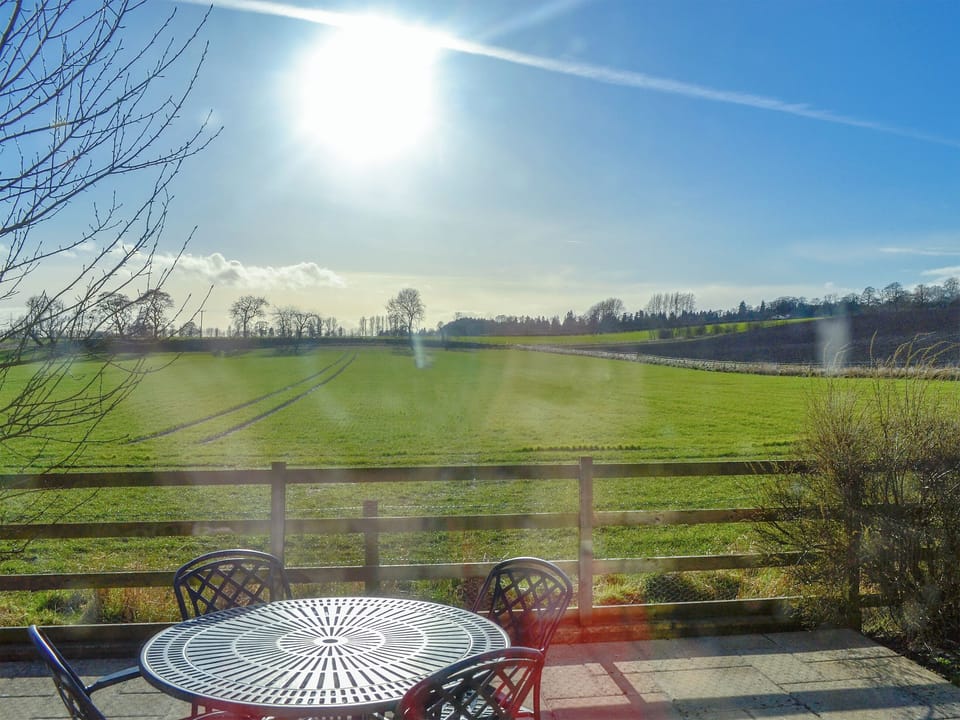 Sitting-out-area | Strathisla Farm Cottages- Osprey Cottage - Strathisla Farm Cottages, Meigle