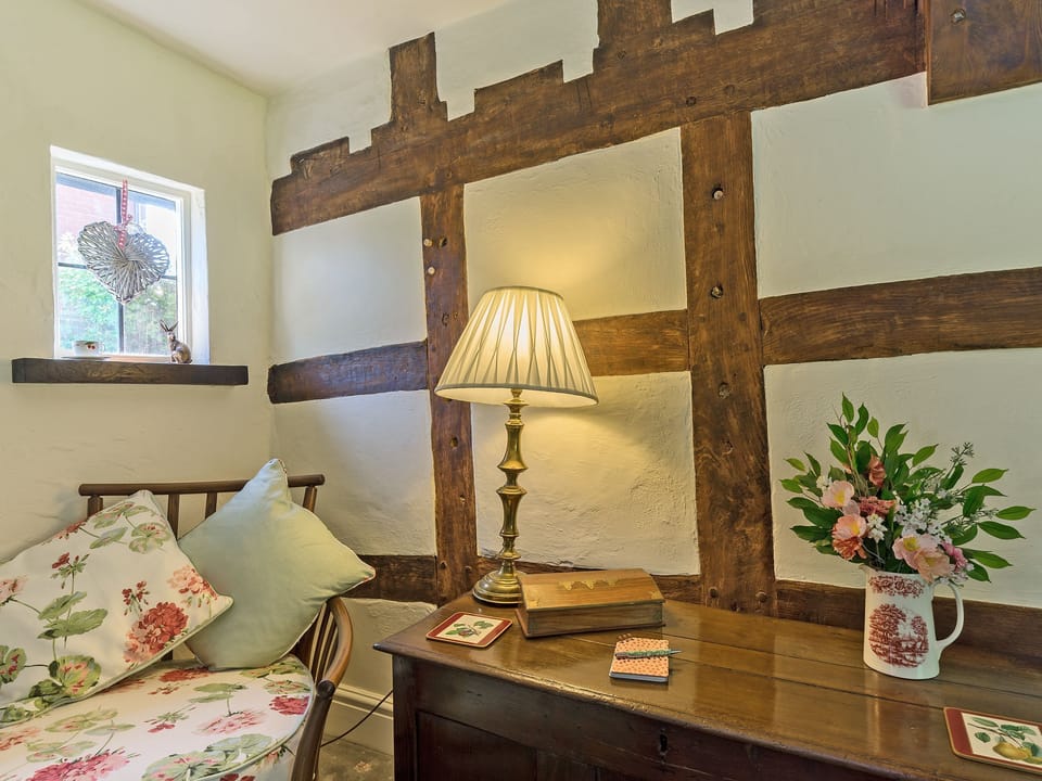 Elegant dining room with beams | Manor Cottage, Eckington, near Pershore