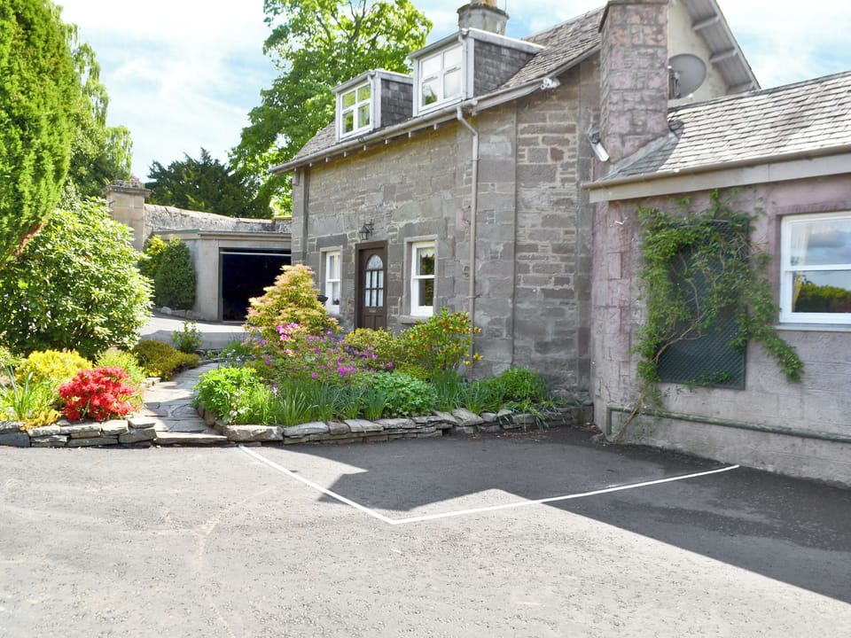 Unique 19th century detached lodge house | Boatland Cottage, Perth