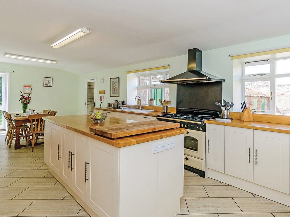 Well-equipped kitchen with dining area | Lode Hall, Three Holes, near Downham Market