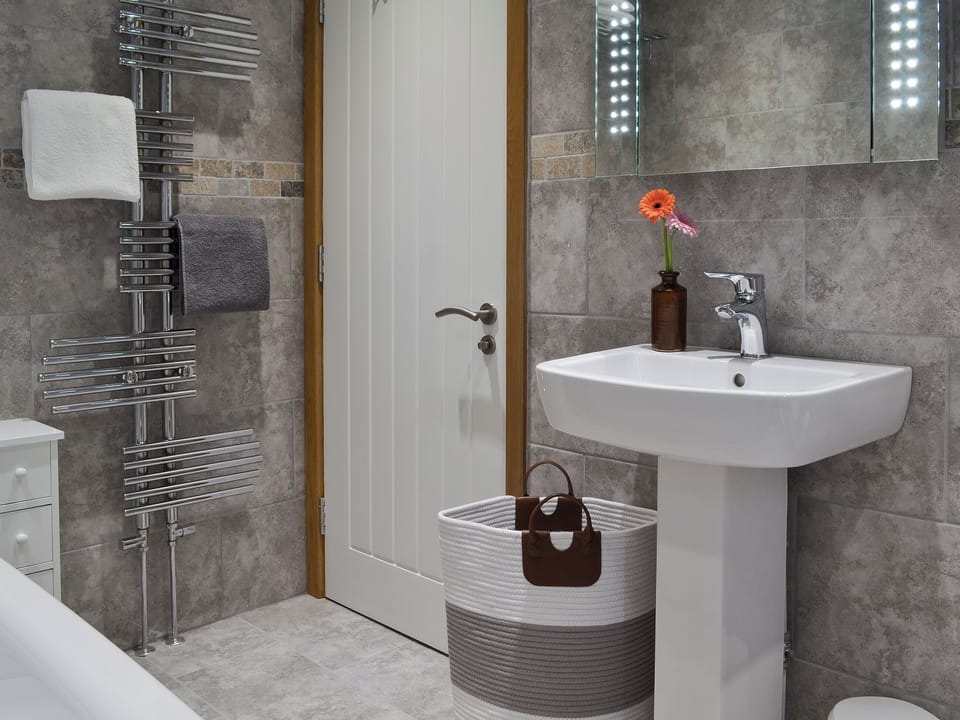 Bathroom | Henry Oscar House, Winchelsea, near Rye