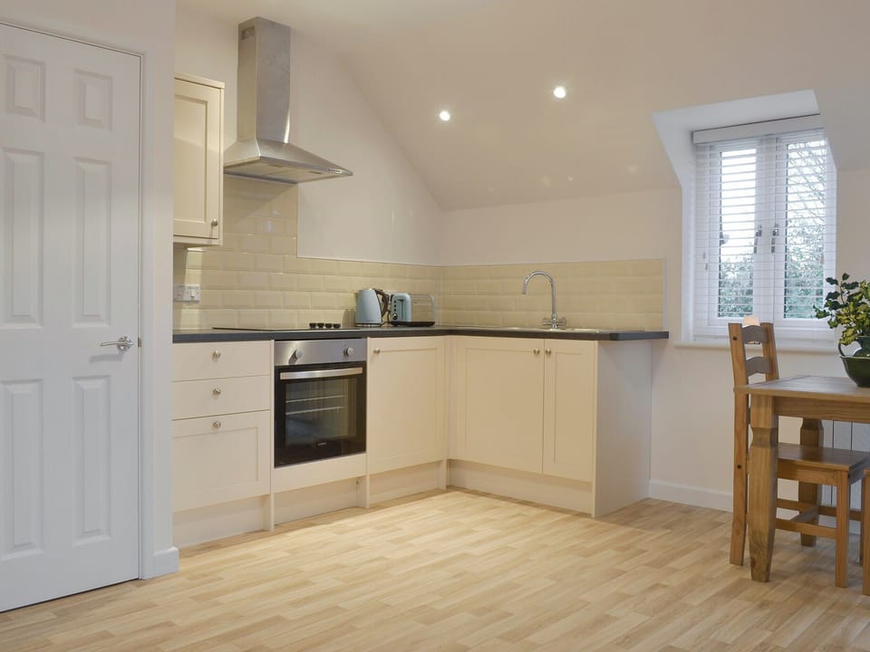 Well-equipped fitted kitchen | Holly&rsquo;s Barn, East Brent, near Burnham-on-Sea