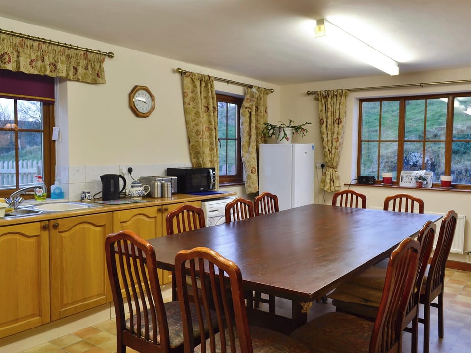 Kitchen and dining area | Cleiriach, Llansannan, near Betws-y-Coed