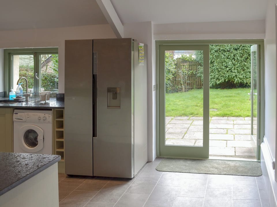 Well equipped kitchen | Reuben&rsquo;s, Boreston, near Totnes