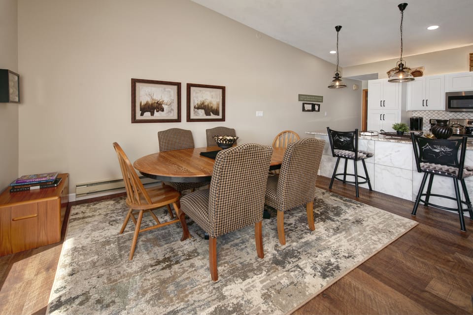 Dining area with seating for 6 people.