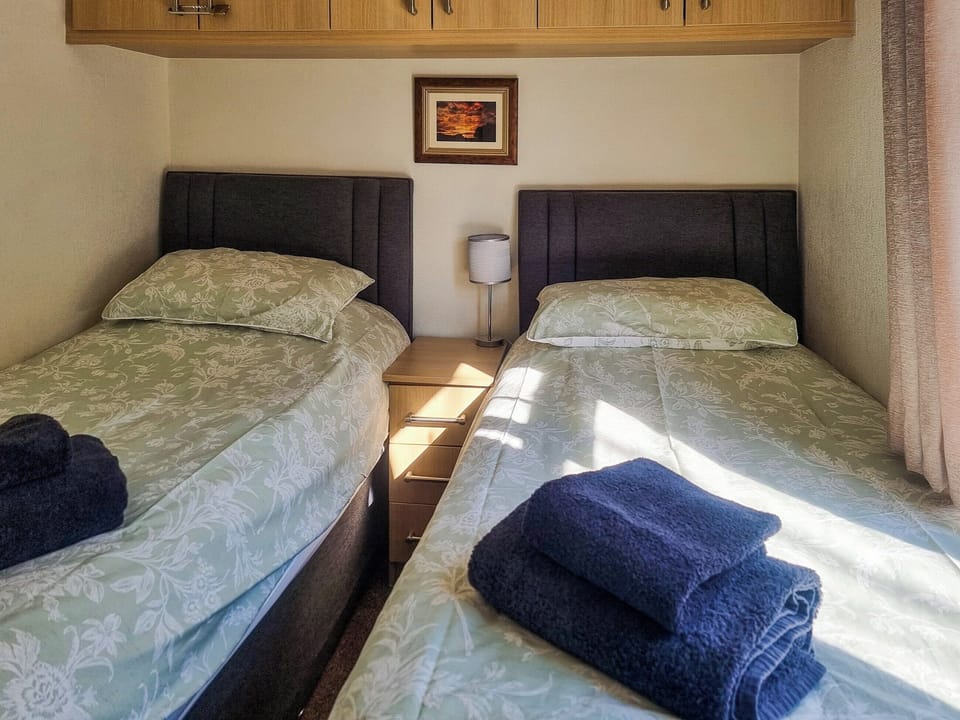 Twin bedroom | Bielby Lodge, Troutbeck Bridge, near Windermere