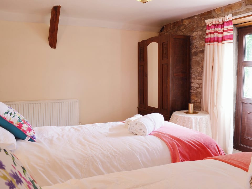 Charming traditional twin bedded room | Ty Coch Cottage, Near Aberaeron