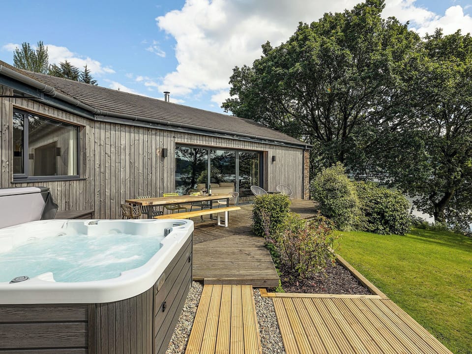 Hot tub in beautiful setting | Carsaig, Brig o&rsquo;Turk, near Callander