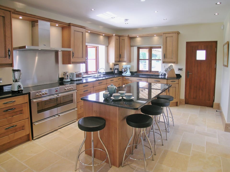 Living room/dining room | Chiddlecombe Holiday Cottages - Orchard House, Fairy Cross, Bideford