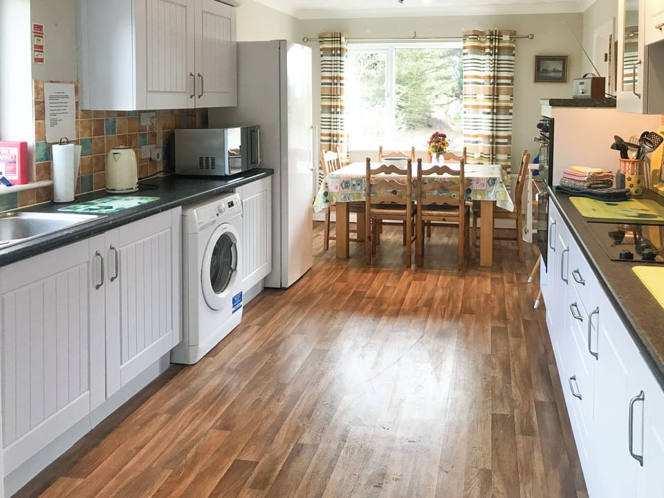 Kitchen/diner | Kestrel - Caves Farm Barns, Near Ely
