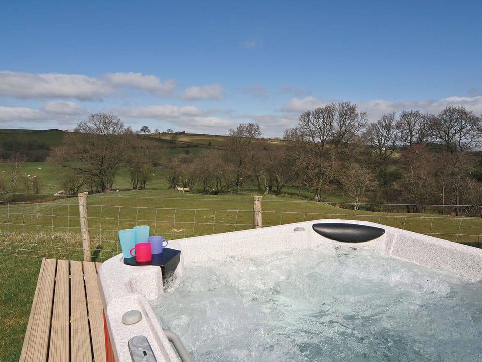Hot tub | Ithon Bank, Nr. Llandrindod Wells