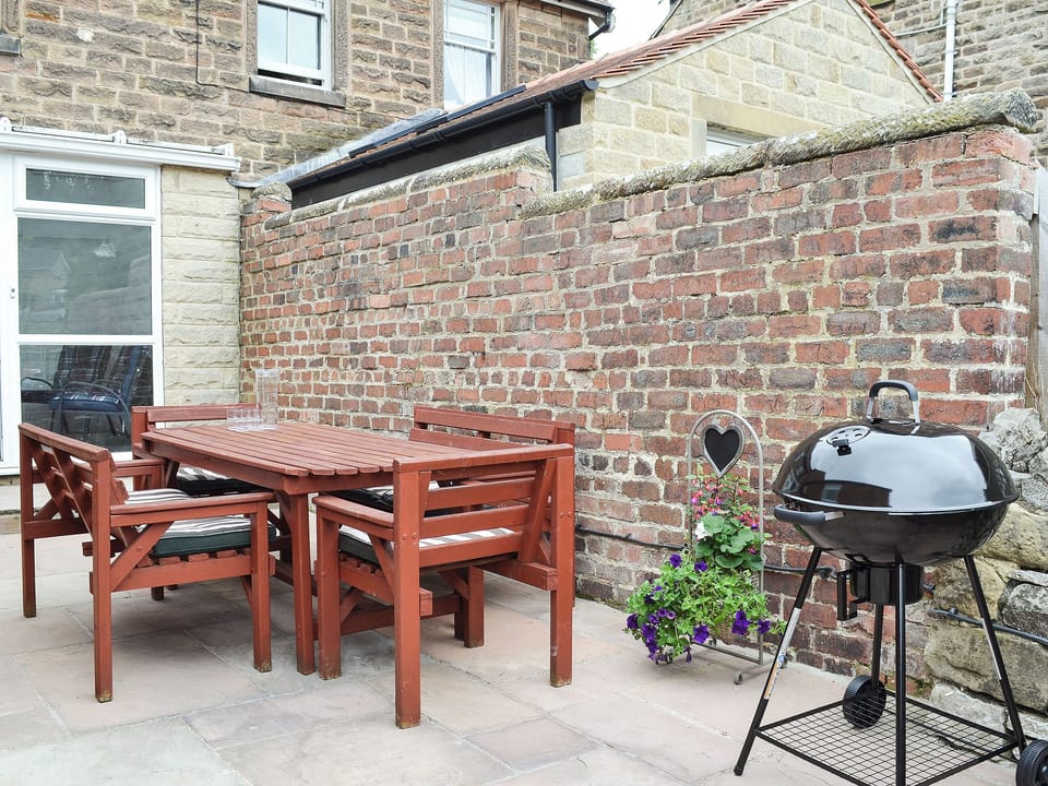 Outdoor dining area | Everton, Bakewell