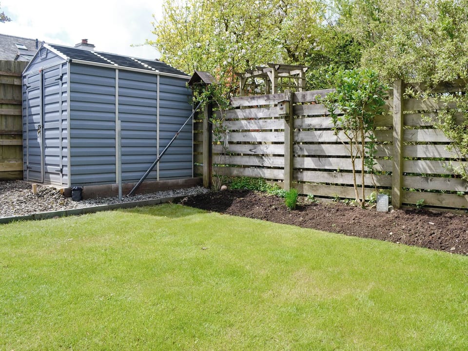 Lawned rear garden | The Shieling, Keswick