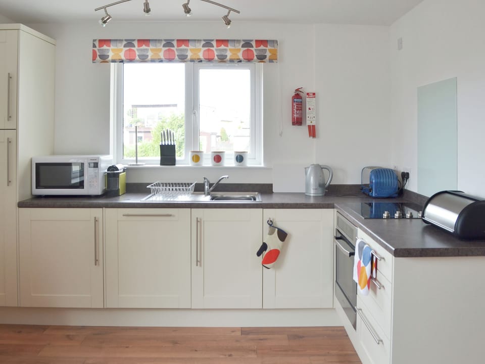 Beautiful well equipped kithcen | High Brow, Bowness-on-Windermere