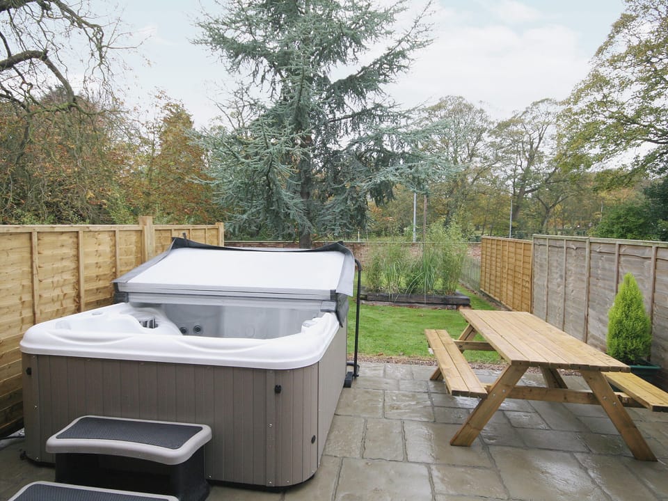 Hot tub | Granary Cottage , Wainfleet St. Mary, nr. Skegness