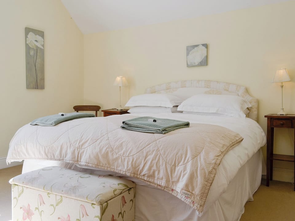 Comfortable double bedroom | Crogen Coach House, Bala