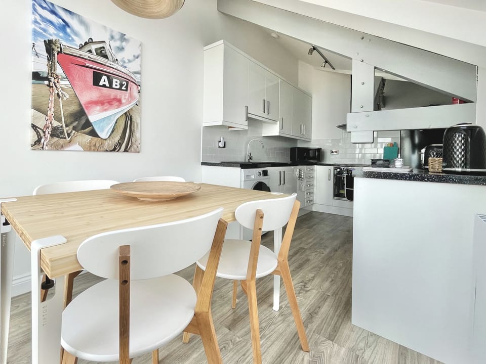Well equipped, stylish kitchen | Seascape, New Quay