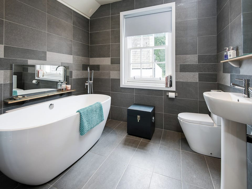 Wonderful bathroom with free standing bath | Knocktinkle - Gatehouses of Fleet, Gatehouse of Fleet