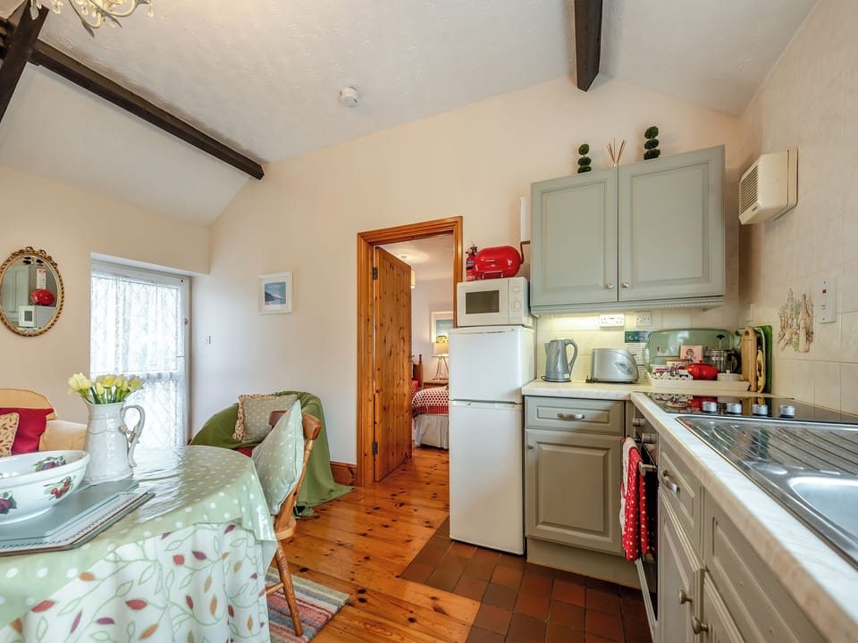Kitchen | Ty Cae Mawr - Cefn Gorwydd Cottages, Gowerton, Gower