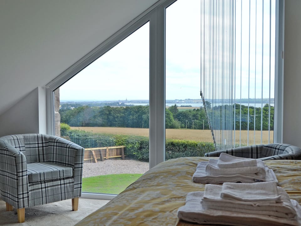 Generous sized double bedroom with en-suite | The Steading - Glenskinno, Montrose