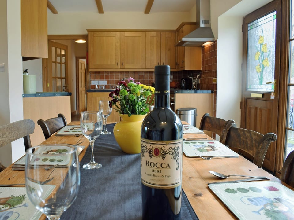 Inviting dining area | Ty Nant, Llanon, near Aberaeron