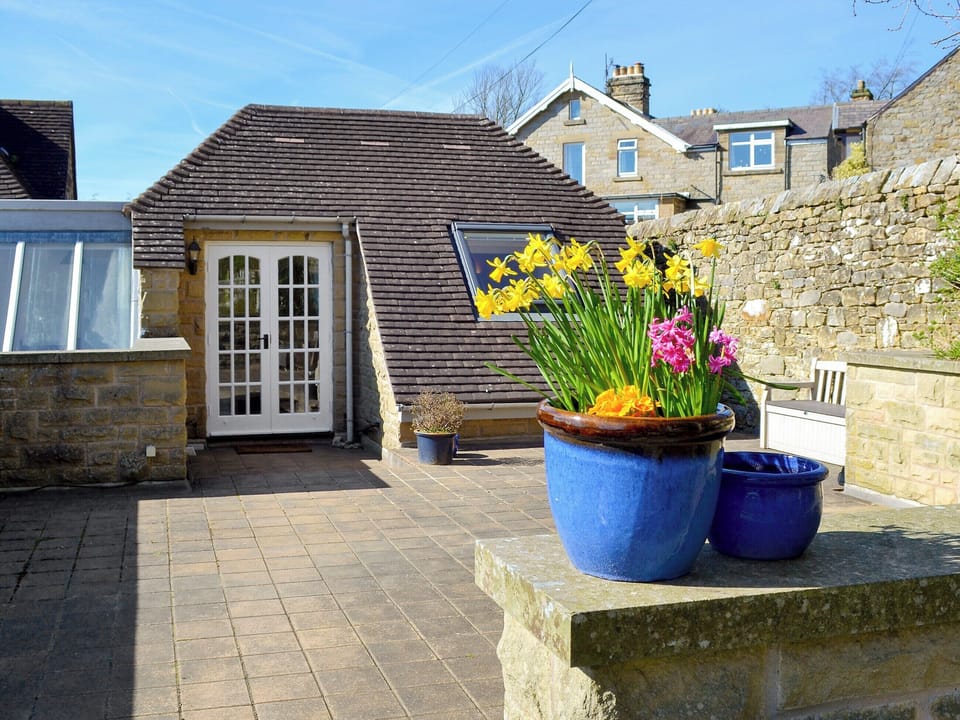 Delightful holiday home | Little Hoot, Baslow, near Bakewell