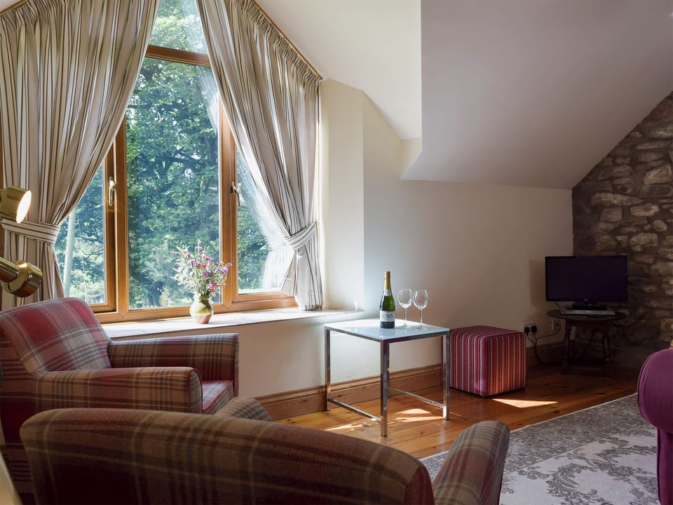 Cosy living and dining room | The Granary, Tufton