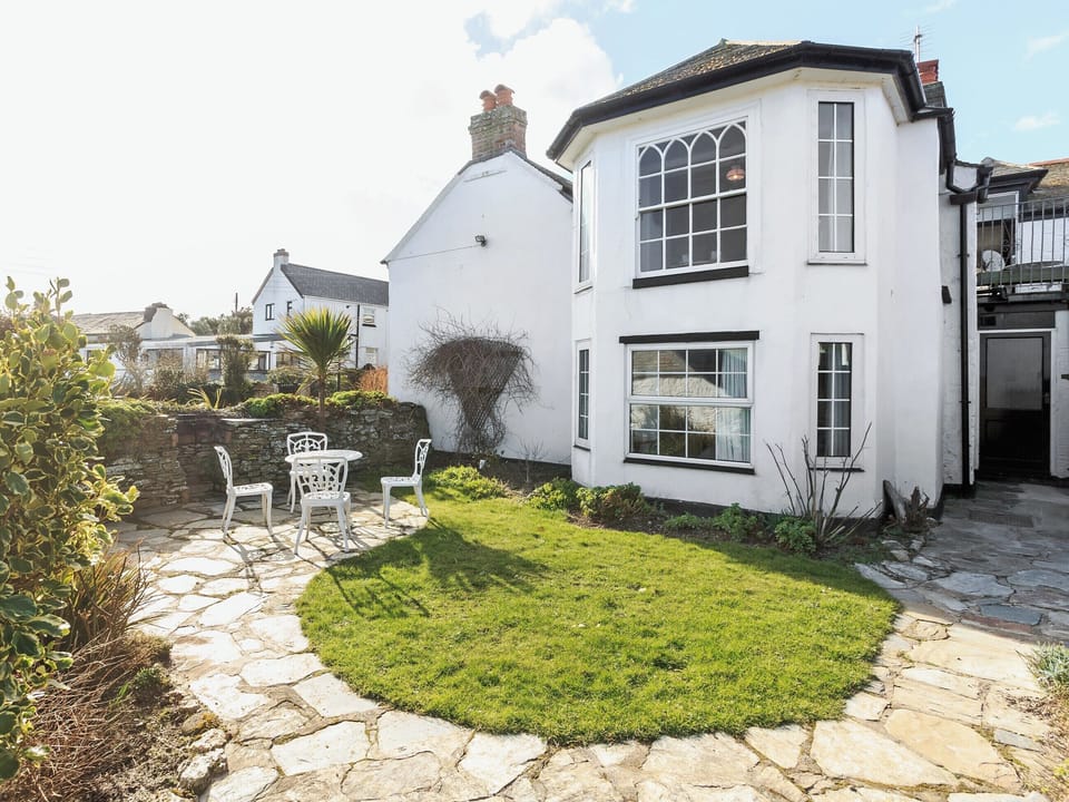 Garden with seating area | Manor House, West Pentire